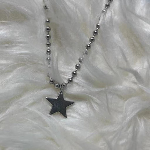 Sparkling necklace