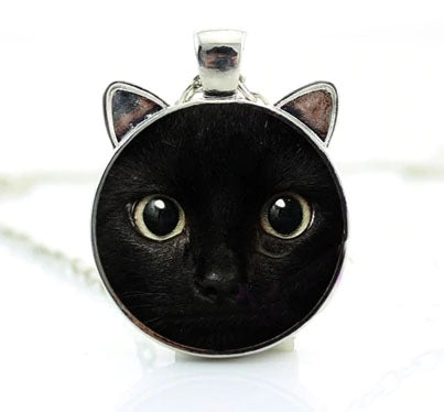 Black Cat Round Cameo Necklace