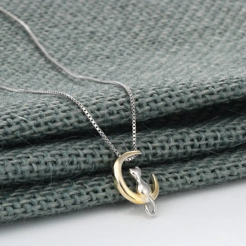 925 Sterling Silver Lovely Cat On the Gold Moon