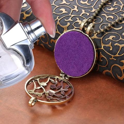 Blooming Flower Necklace Aromatherapy Locket