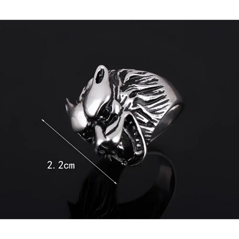 Lion Head Ring: silver lion with mane, symbol of strength for animals