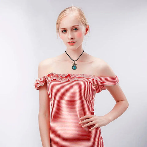 Swan Round Cameo - Necklace