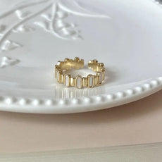 The white and yellow