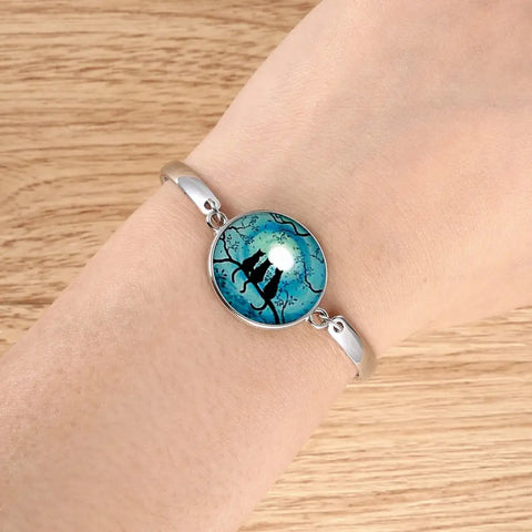 Three Cats Glow in the Dark Round Cameo - Bracelet